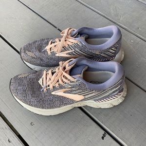 Brooks Adrenaline running shoes size 8 women